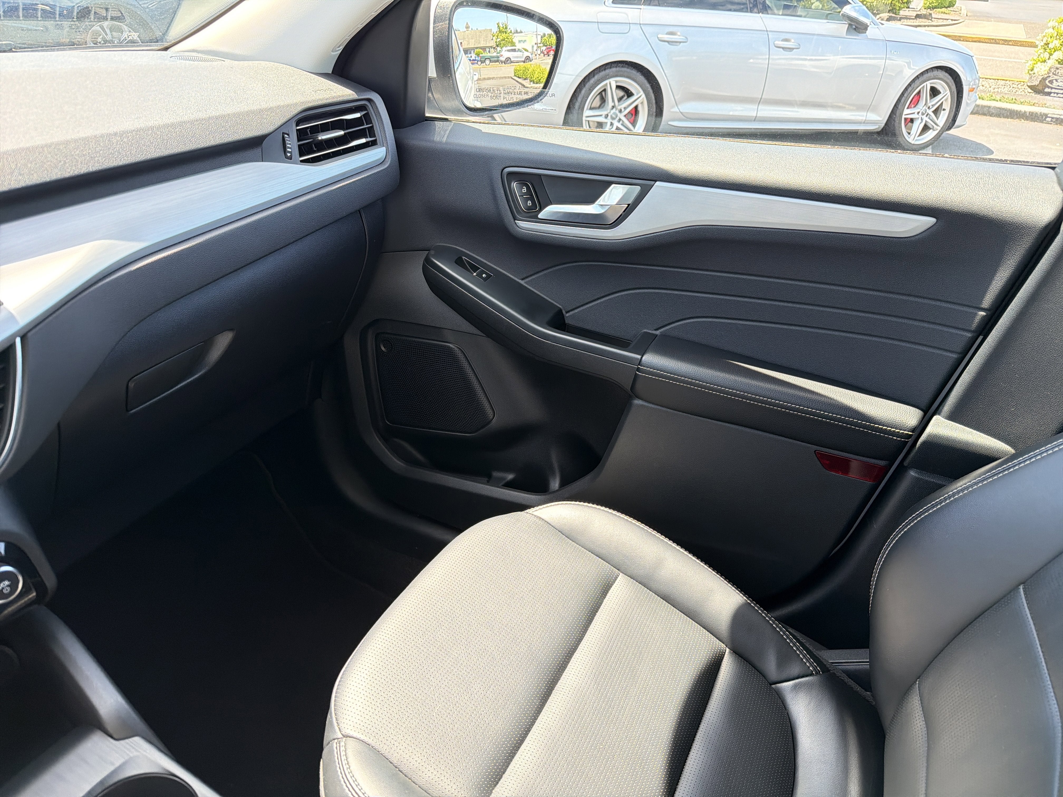 2025 Ford Escape Platinum