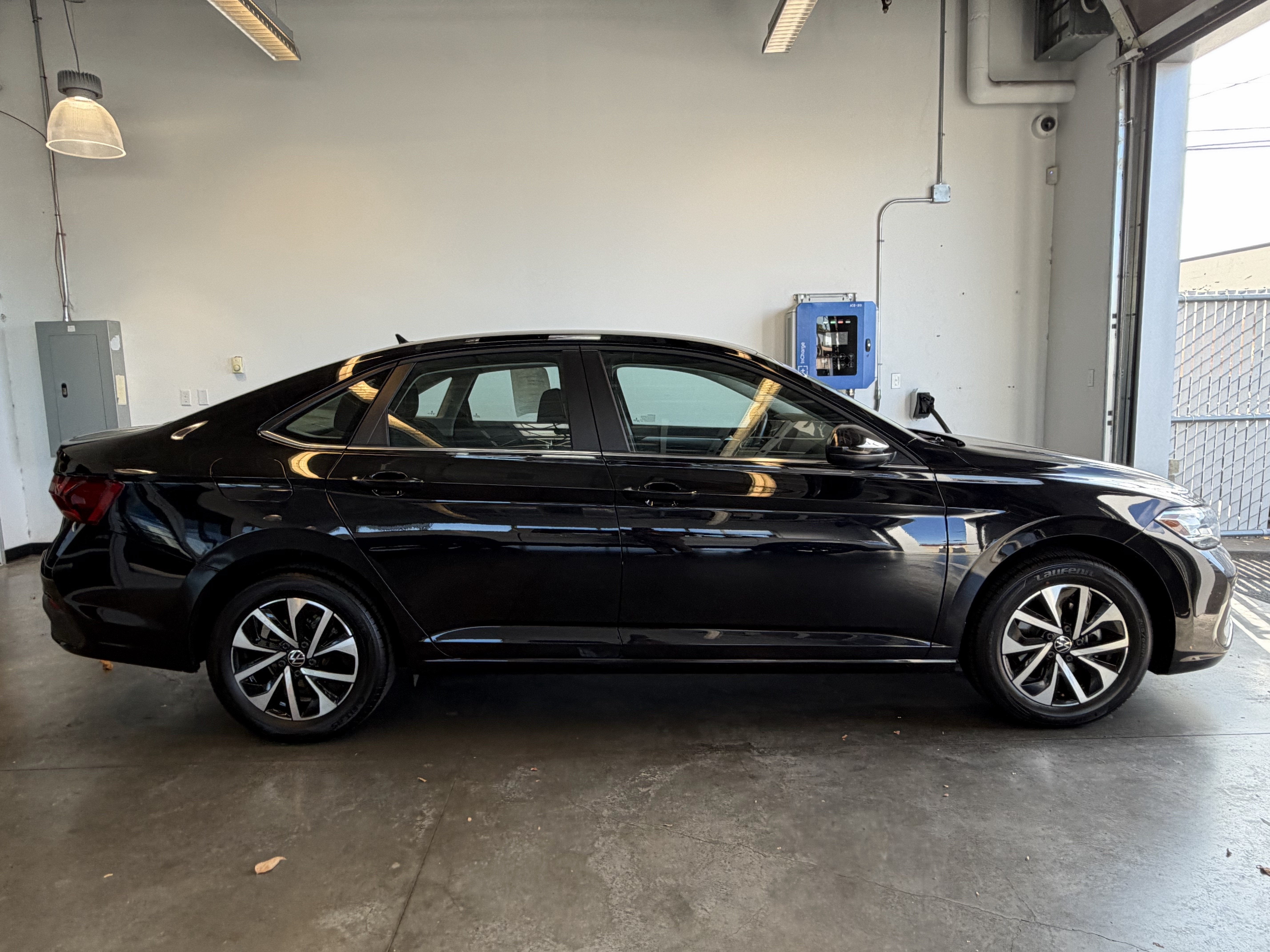 Used 2024 Volkswagen Jetta S with VIN 3VW5M7BU3RM078699 for sale in Longview, WA