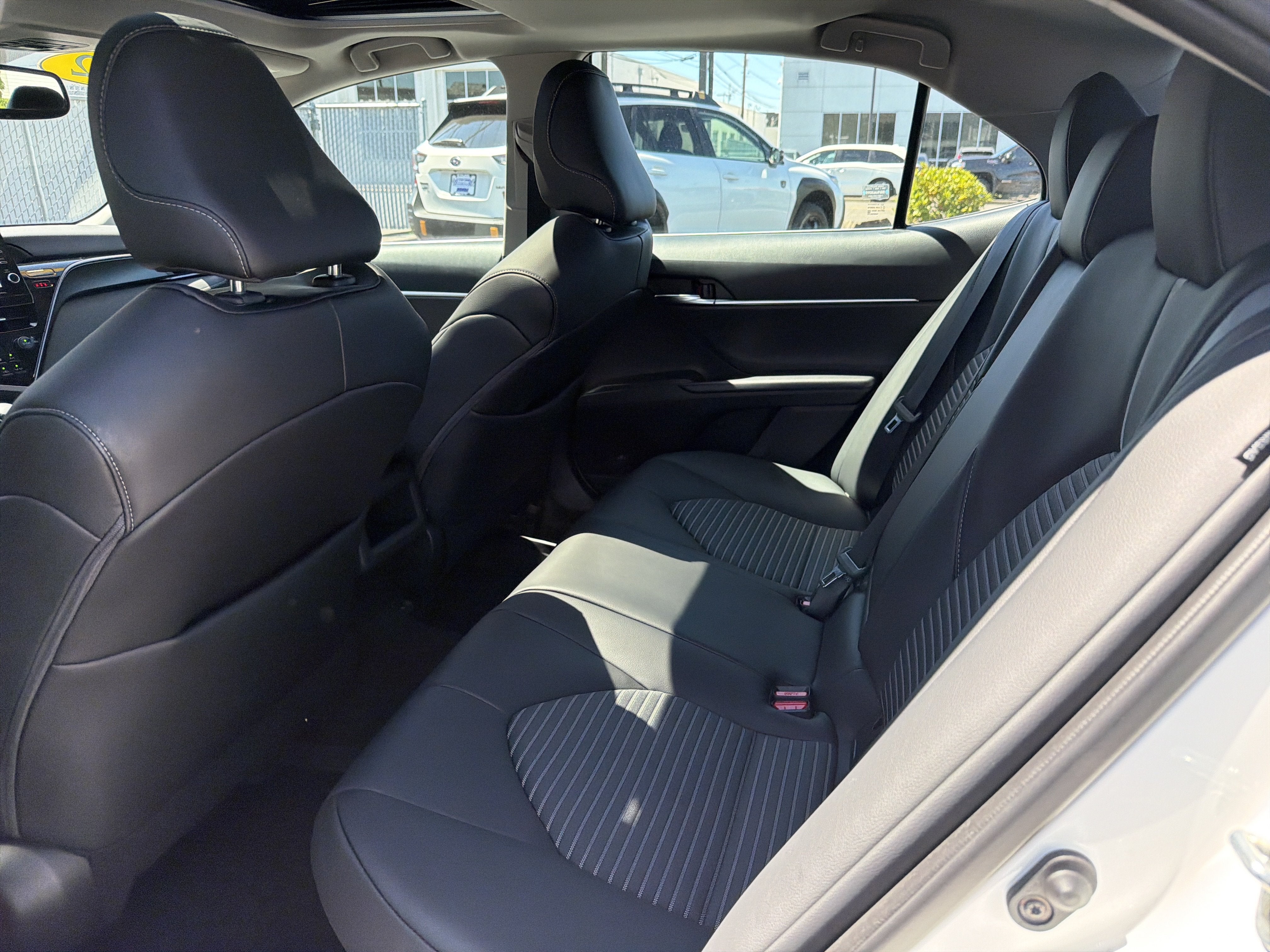 2022 Toyota Camry Hybrid SE