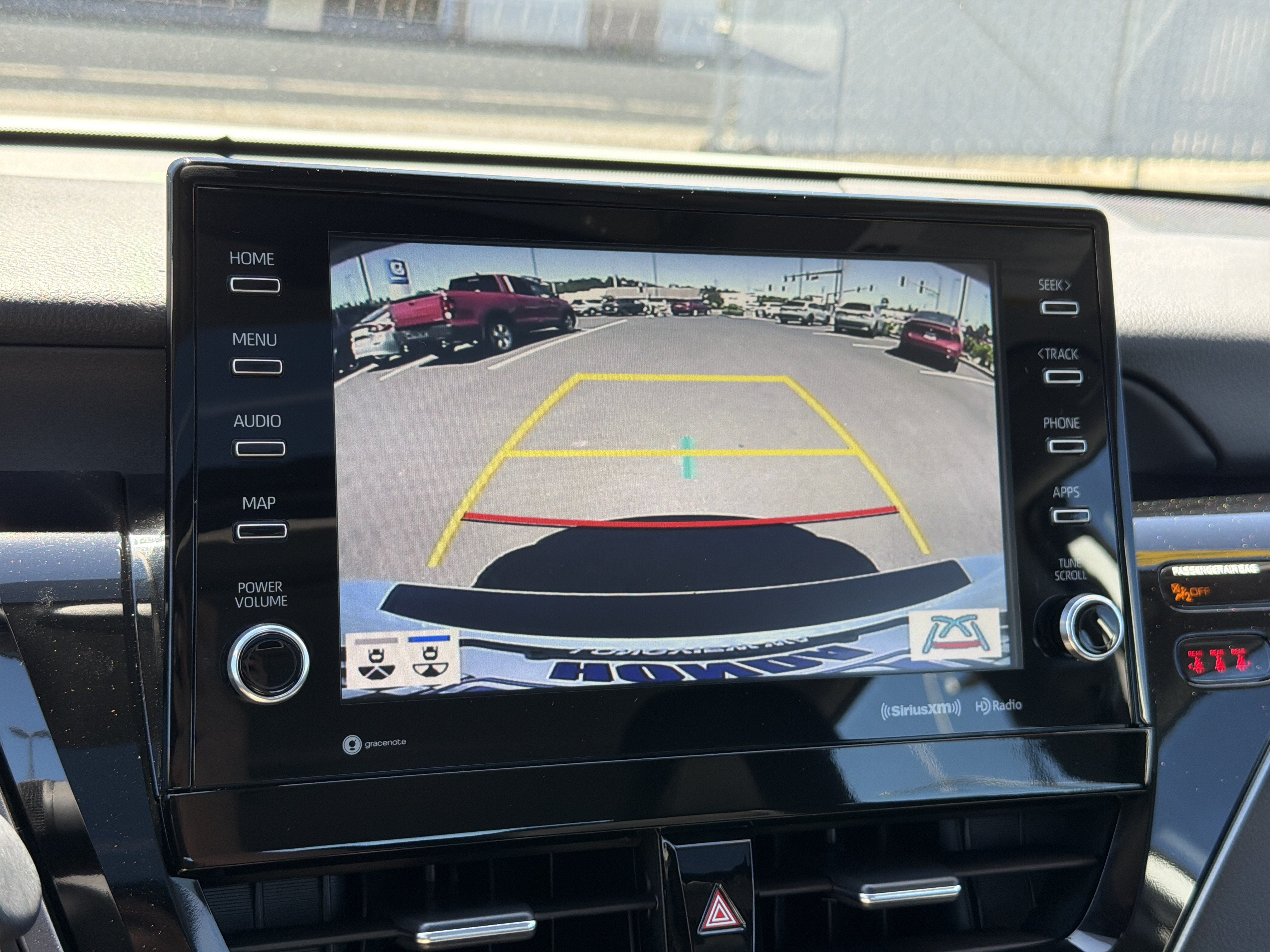 2022 Toyota Camry Hybrid SE