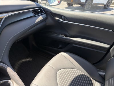 2022 Toyota Camry Hybrid SE
