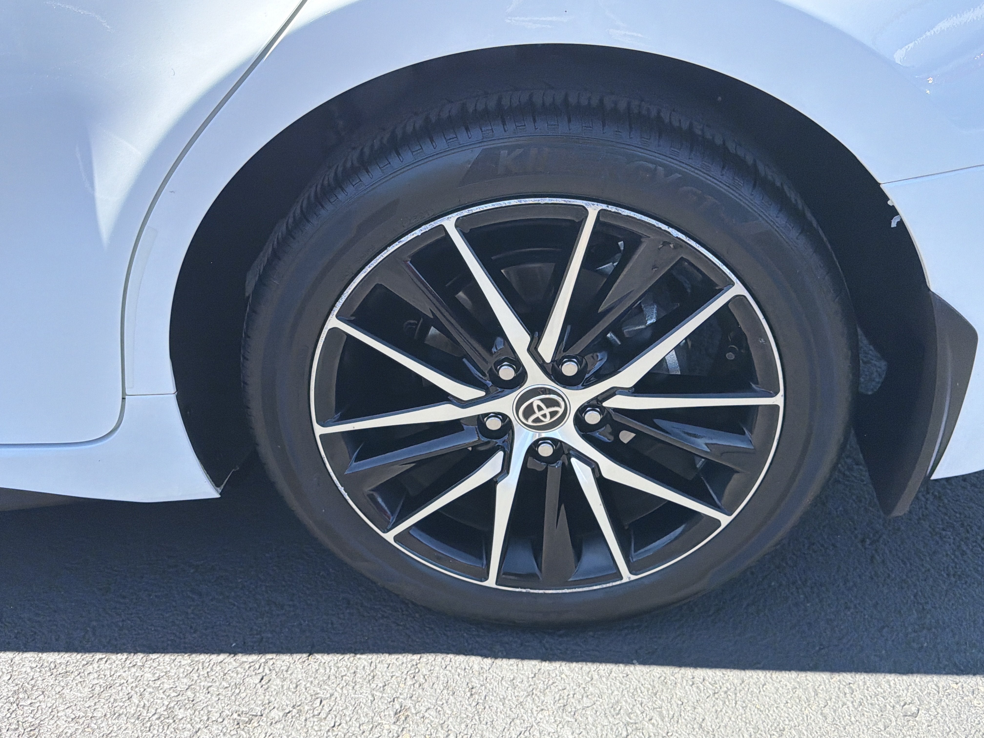 2022 Toyota Camry Hybrid SE