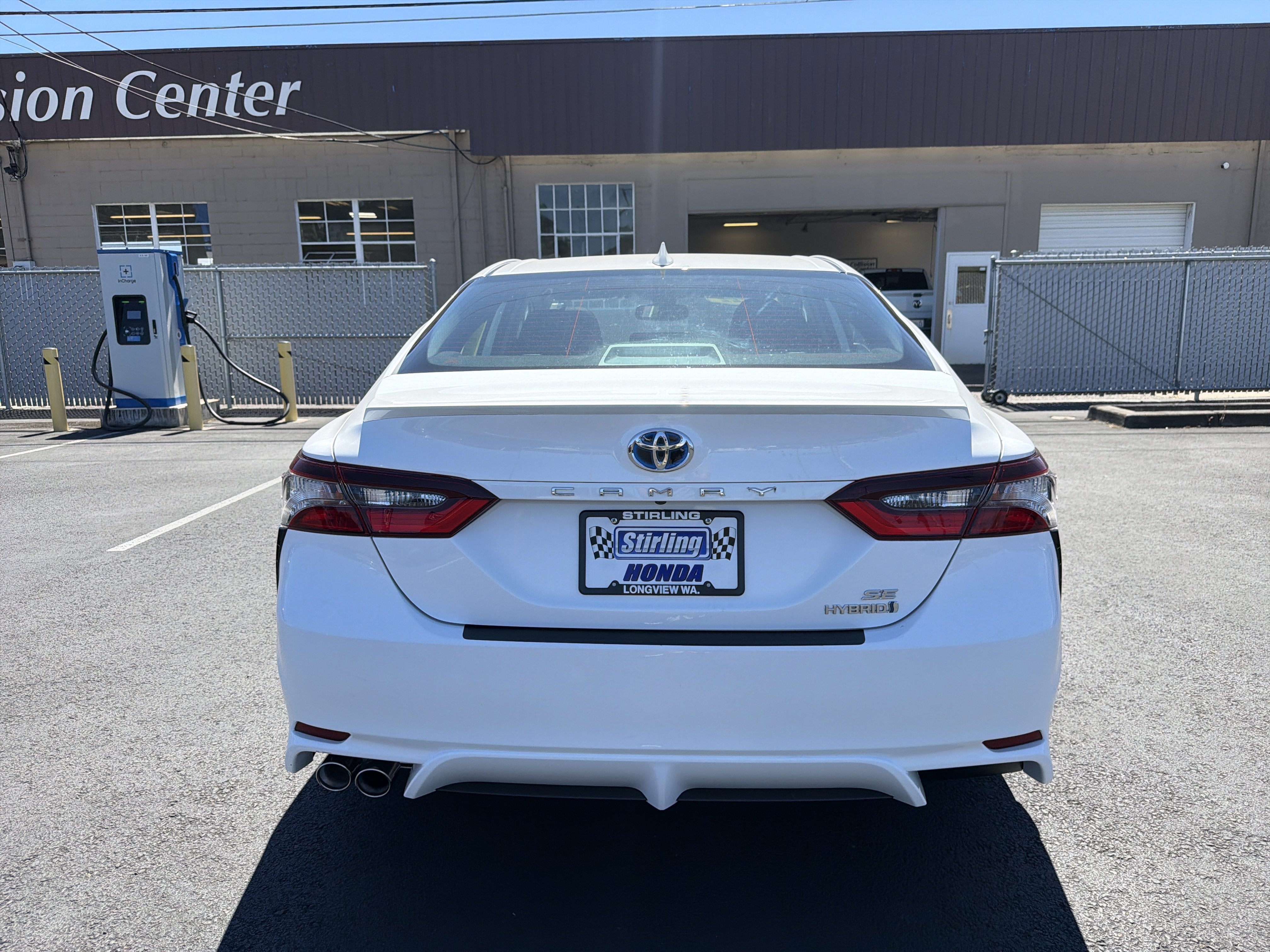 2022 Toyota Camry Hybrid SE