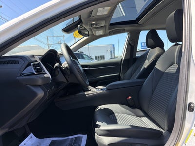 2022 Toyota Camry Hybrid SE