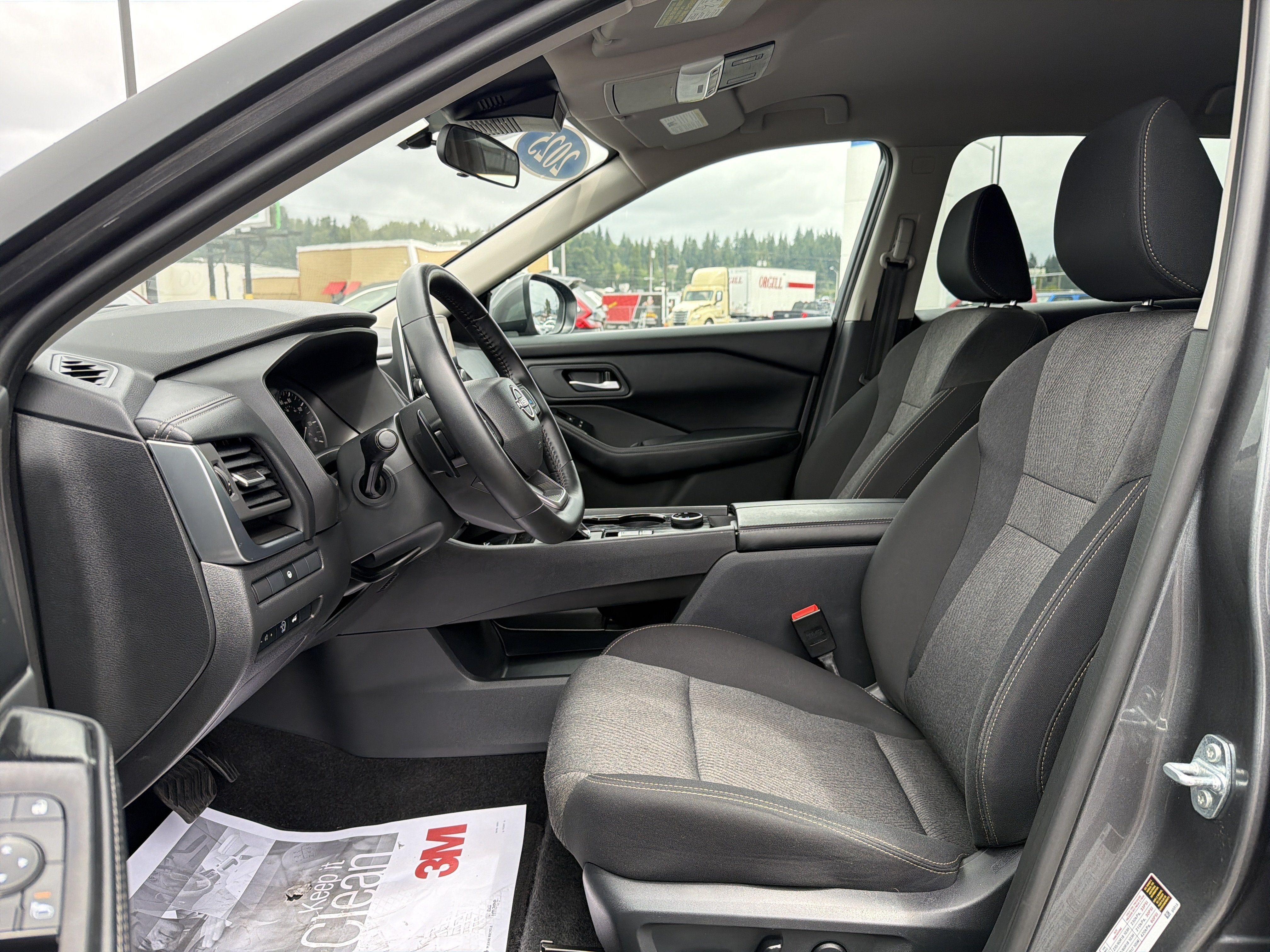 2025 Nissan Rogue SV