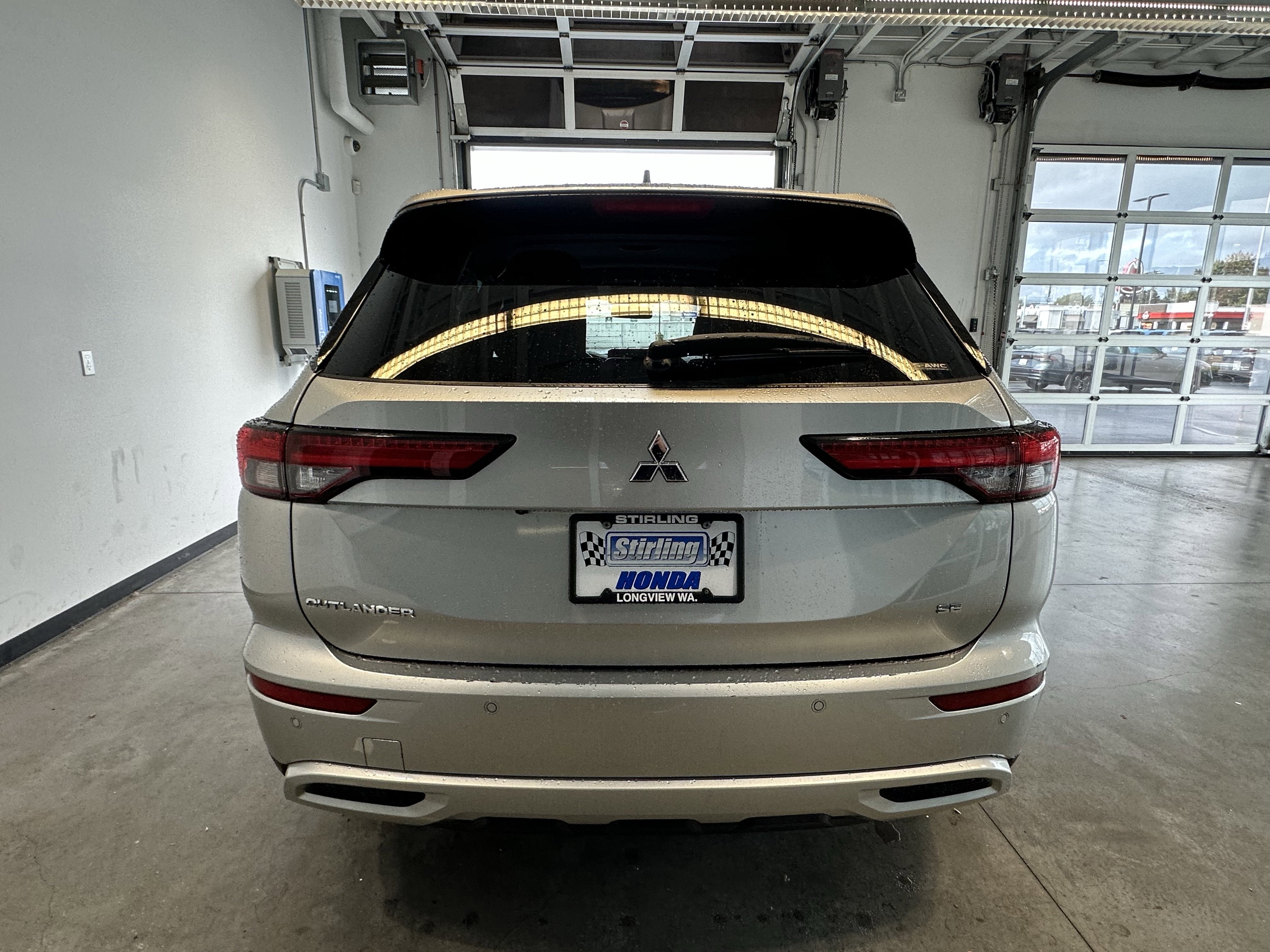 2023 Mitsubishi Outlander SE