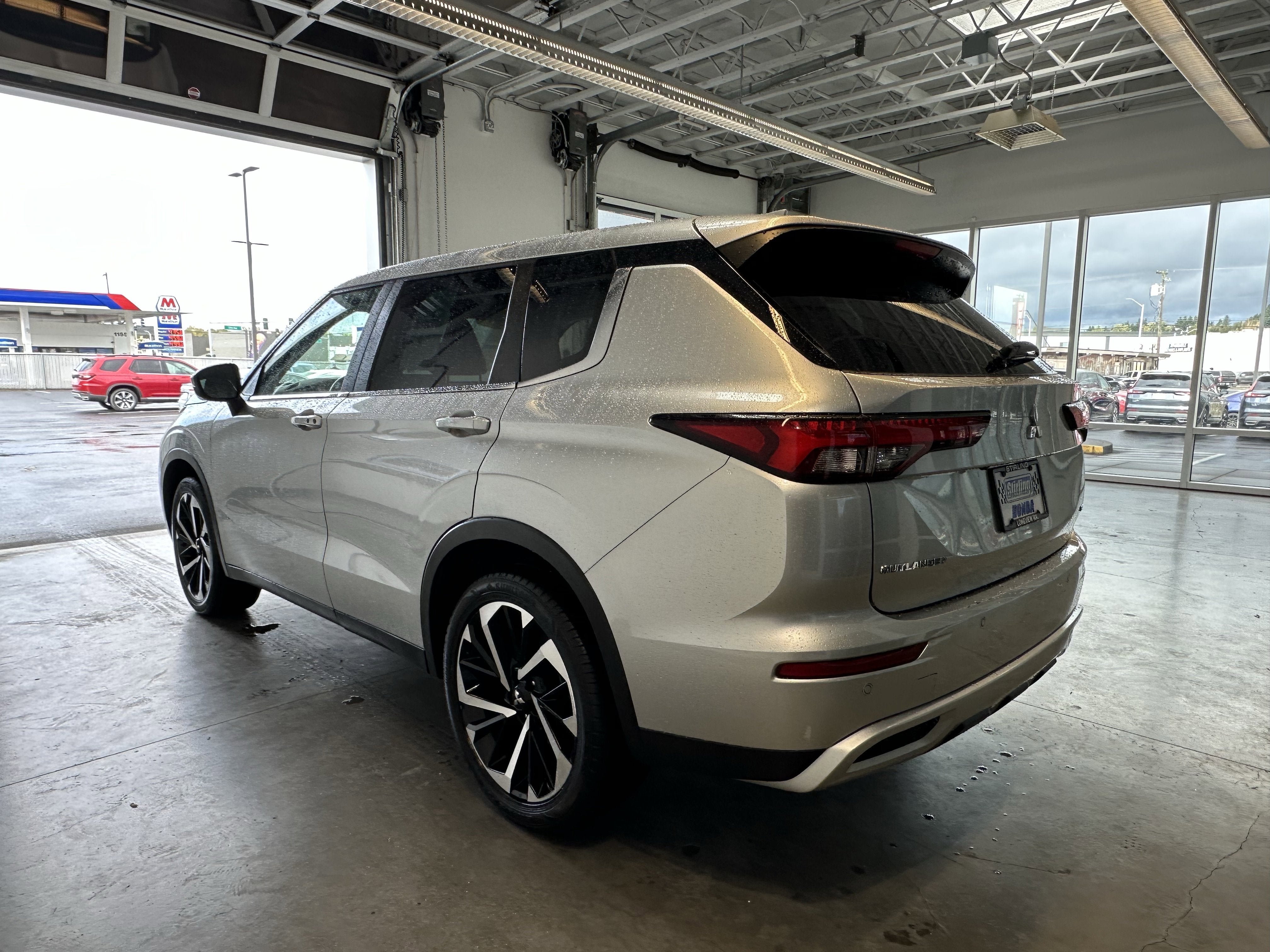 2023 Mitsubishi Outlander SE