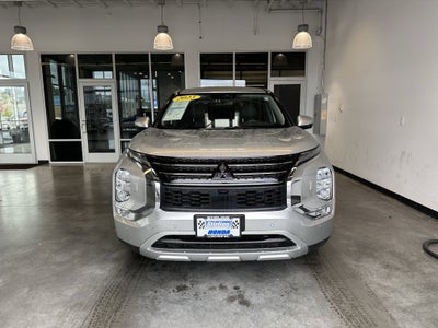 2023 Mitsubishi Outlander SE